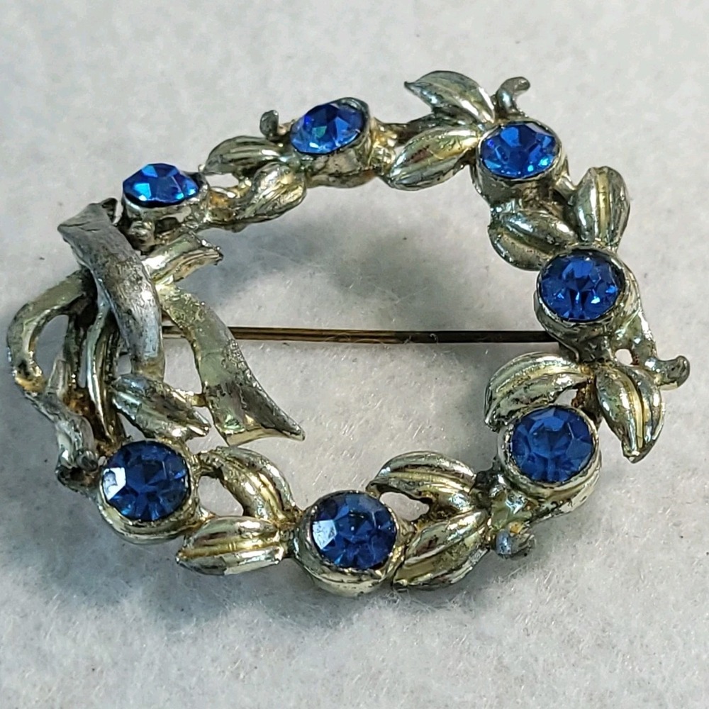 Vintage Blue Rhinestone Floral Wreath Brooch Silver Tone Leaf Circle Pin